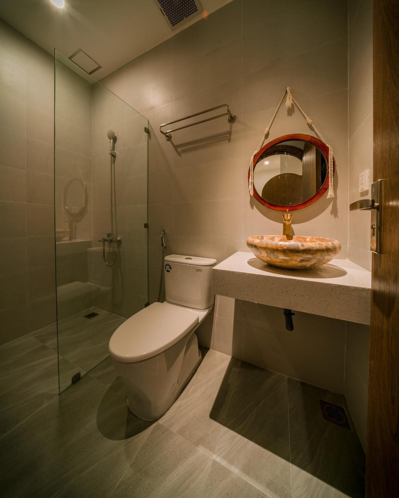 De V'Charm Hotel Dong Tac Buitenkant foto